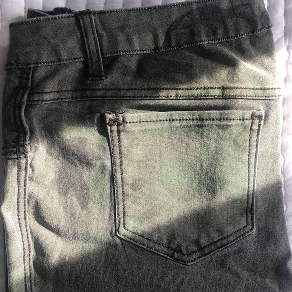 Flip Side Reversible Skinny Jeans - Picture 2 of 9